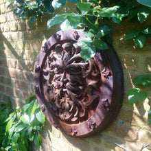 Load image into Gallery viewer, green man wall plaque/roundel - rusty cast iron style